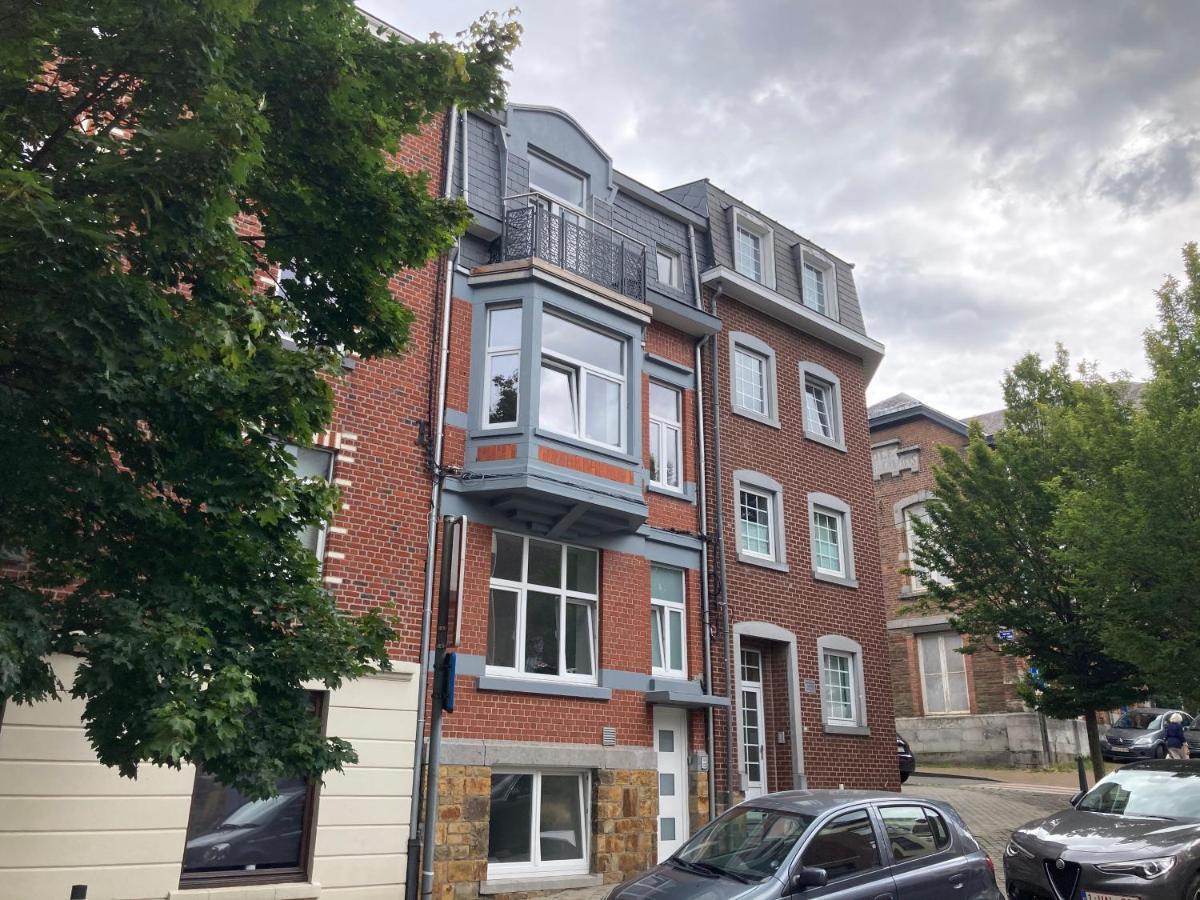 Les Duplex De La Place Des Ecoles 斯帕 外观 照片